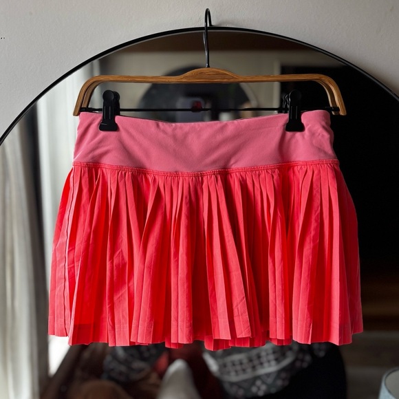 LULULEMON | pleated tennis skort | size 4 - Picture 1 of 6